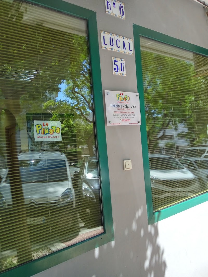 La Piñata, Mundo Infantil