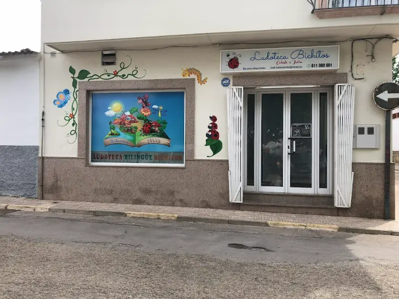 Ludoteca Bilingüe Bichitos