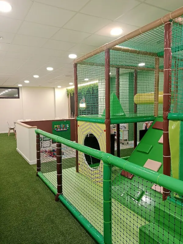 Monitos parque infantil