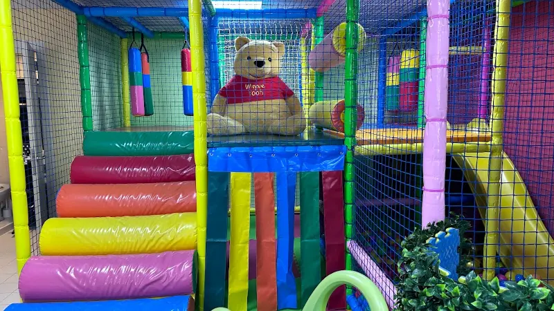 Parque de bolas y fiestas Pequetribu Park