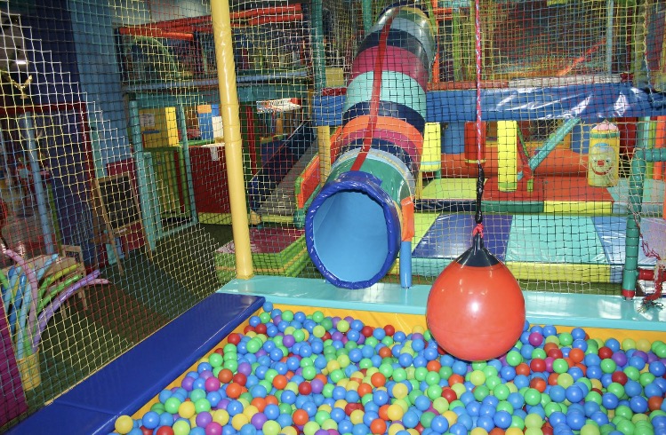 Reina Beluga-Parque de Bolas