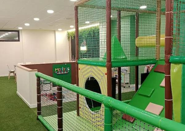 Monitos parque infantil