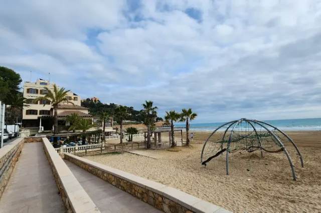 Parque infantil pirámide